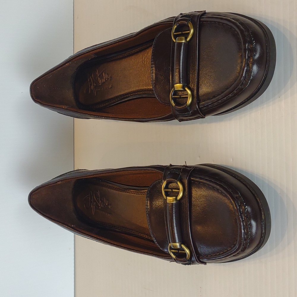 LifeStride Soft System "Kissed" Loafer Wine with Bit detail.